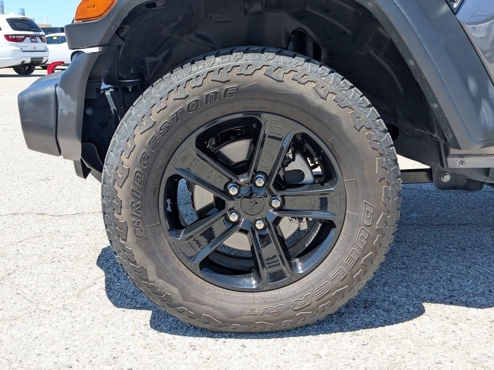 2022 Jeep Wrangler Vehicle Photo in Valencia, CA 91355
