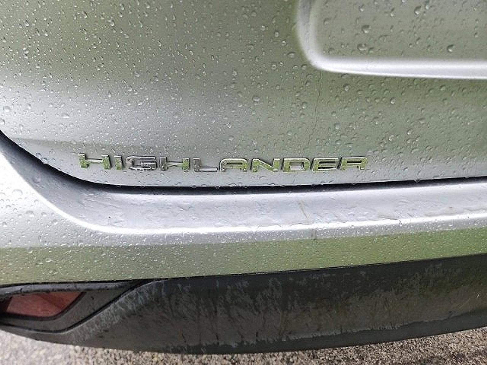 2021 Toyota Highlander Vehicle Photo in Trevose, PA 19053