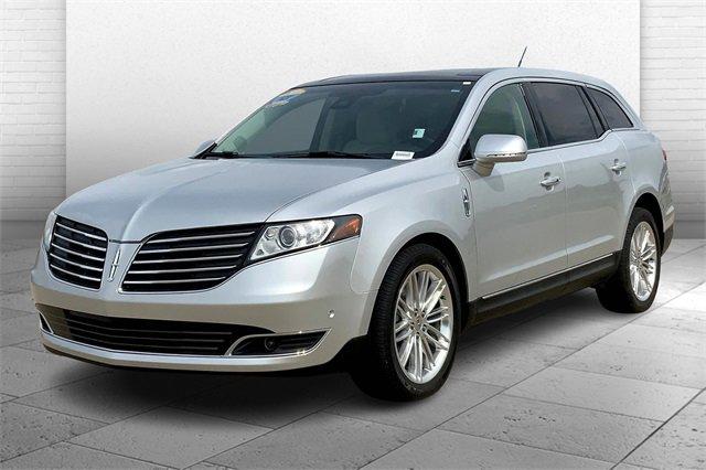 2019 Lincoln MKT Vehicle Photo in TOPEKA, KS 66609-0000