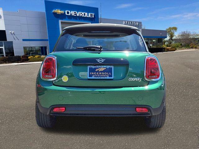 2024 MINI Hardtop 2 Door Vehicle Photo in DANBURY, CT 06810-5034