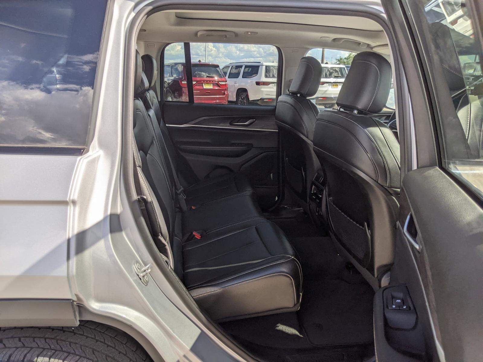 2023 Jeep Grand Cherokee Vehicle Photo in Seguin, TX 78155
