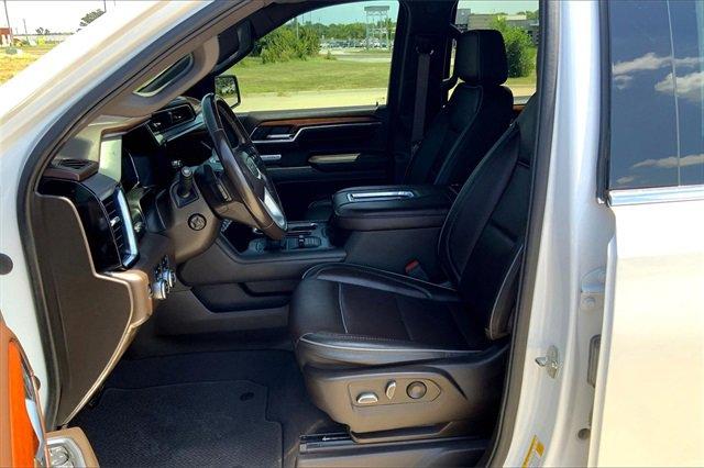 2022 GMC Sierra 1500 Vehicle Photo in TOPEKA, KS 66609-0000