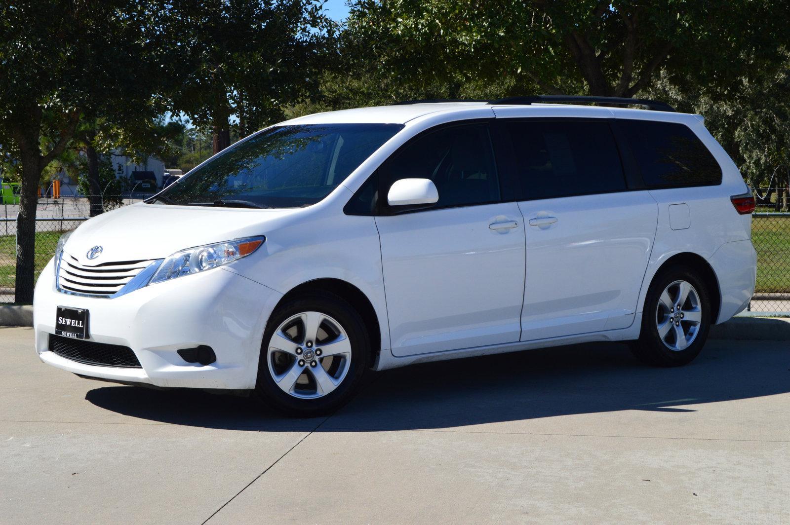 2015 Toyota Sienna Vehicle Photo in Houston, TX 77090