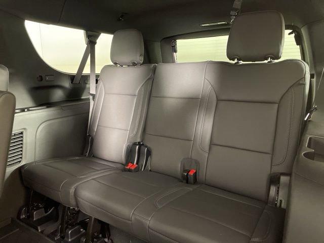 2025 Chevrolet Suburban Vehicle Photo in PHOENIX, AZ 85014-3381