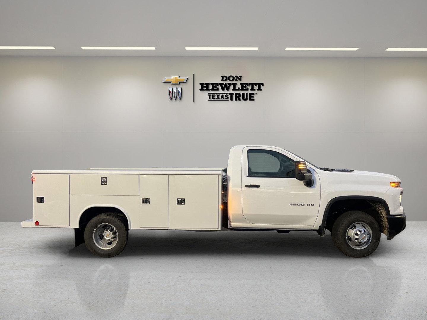 2024 Chevrolet Silverado 3500 HD Chassis Cab Vehicle Photo in GEORGETOWN, TX 78626-7508