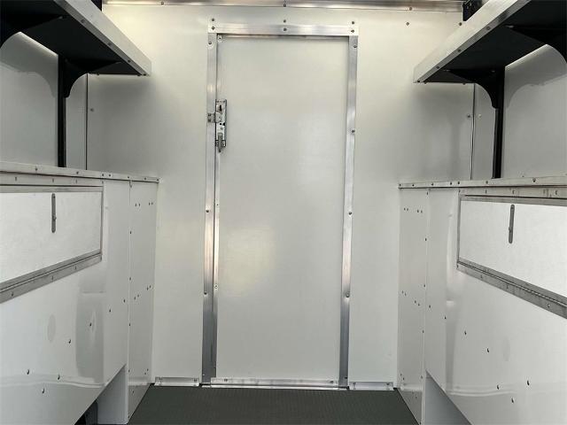 2025 Chevrolet Express Cutaway 3500 Vehicle Photo in ALCOA, TN 37701-3235