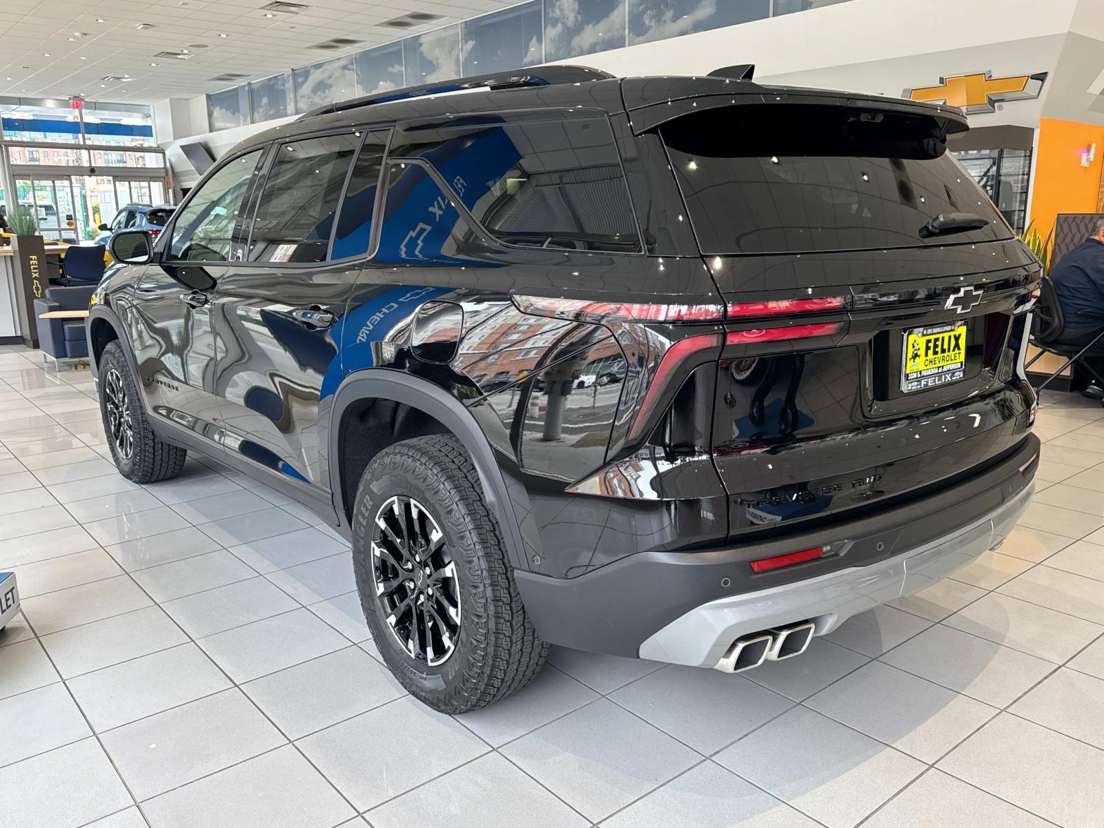 2025 Chevrolet Traverse Vehicle Photo in LOS ANGELES, CA 90007-3794