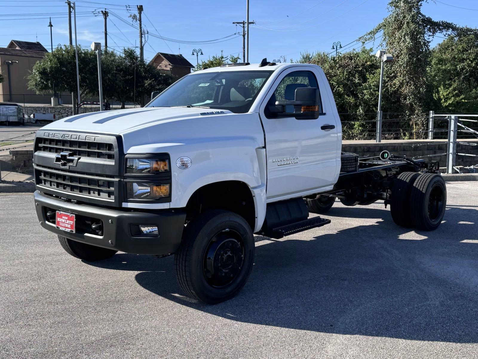 2024 Chevrolet Silverado 5500 HD Vehicle Photo in GEORGETOWN, TX 78626-7508