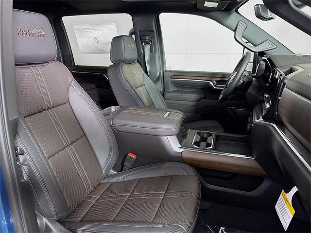 2025 Chevrolet Silverado 2500 HD Vehicle Photo in PUYALLUP, WA 98371-4149