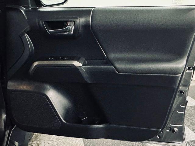2017 Toyota Tacoma Vehicle Photo in MEDINA, OH 44256-9631