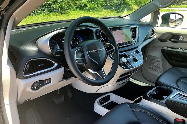 2023 Chrysler Pacifica Vehicle Photo in Tulsa, OK 74145