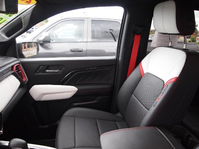 2023 GMC Canyon Vehicle Photo in MADISON, IN 47250-1611