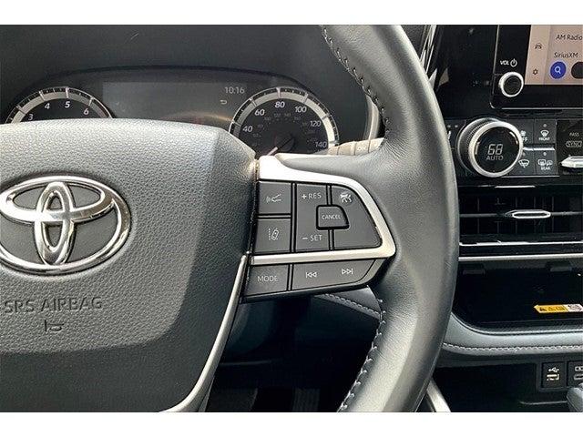 2023 Toyota Highlander Vehicle Photo in San Antonio, TX 78230