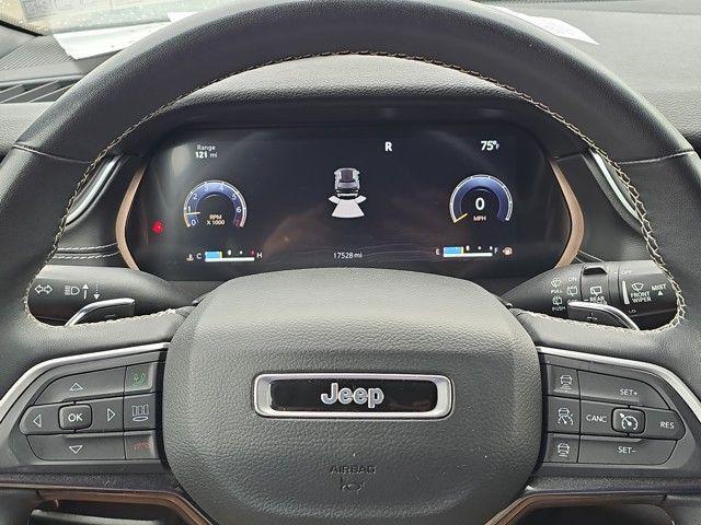 2022 Jeep Grand Cherokee Vehicle Photo in Pleasant Hills, PA 15236