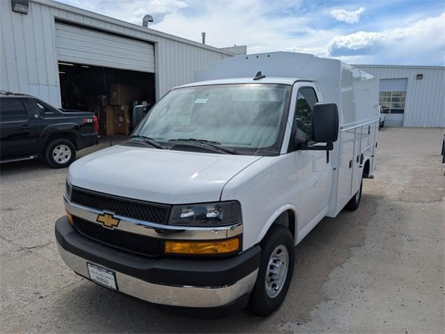 2025 Chevrolet Express Commercial Cutaway Vehicle Photo in ENGLEWOOD, CO 80113-6708