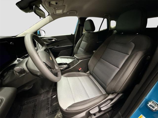 2025 Chevrolet Trax Vehicle Photo in EVERETT, WA 98203-5662