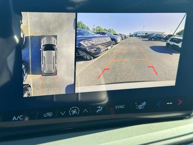 2026 Chevrolet Traverse Vehicle Photo in COLUMBIA, MO 65203-3903