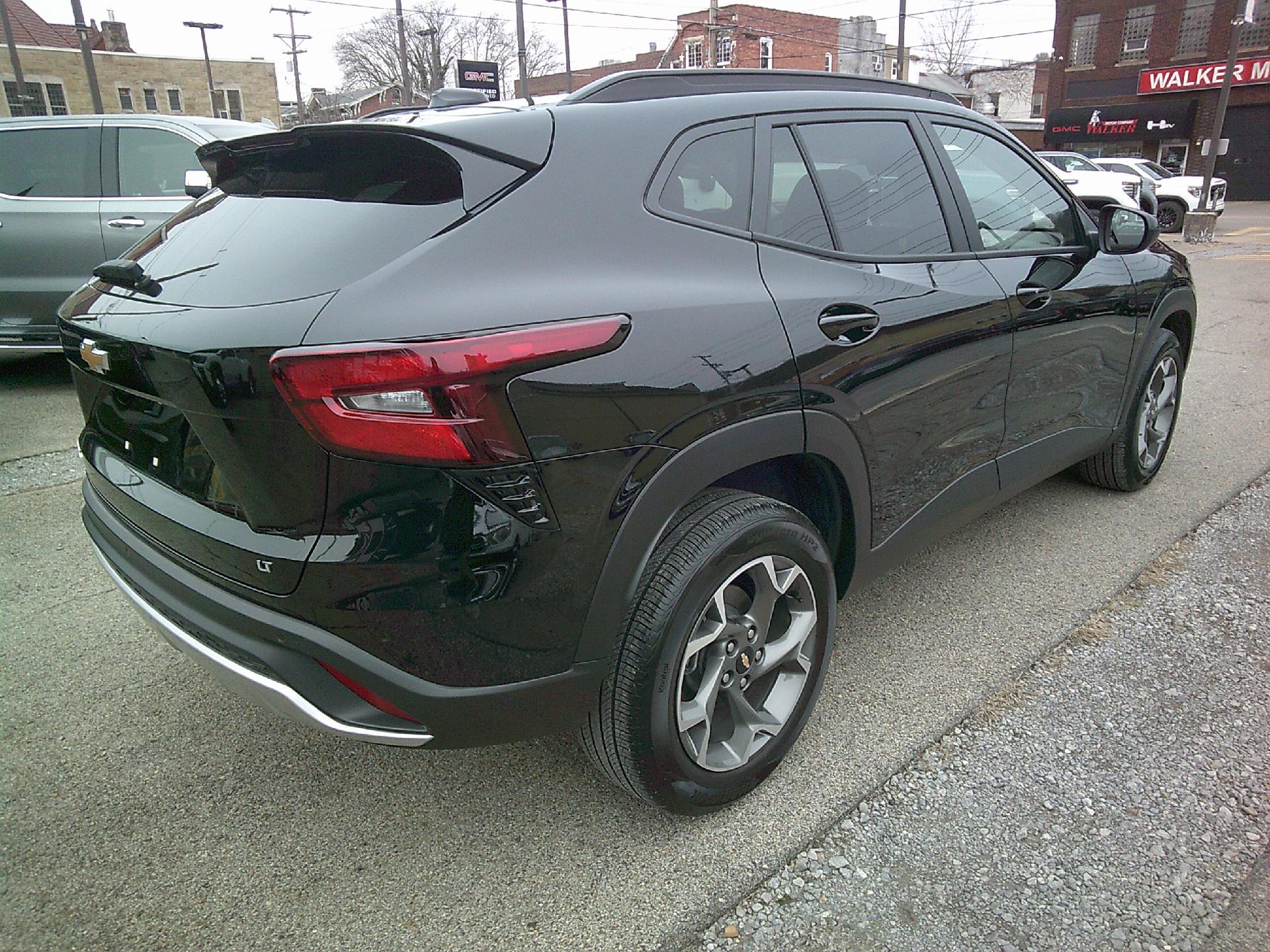 2024 Chevrolet Trax Vehicle Photo in KITTANNING, PA 16201-1536