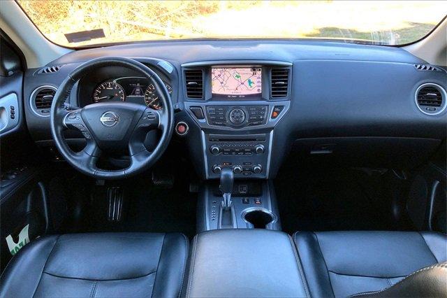 2020 Nissan Pathfinder Vehicle Photo in KANSAS CITY, MO 64114-4502