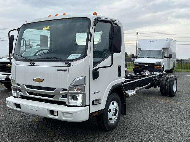 2024 Chevrolet Low Cab Forward 3500 Vehicle Photo in ALCOA, TN 37701-3235