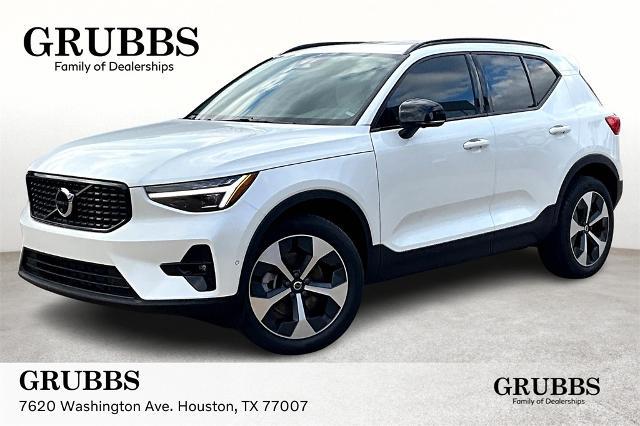 2025 Volvo XC40 Vehicle Photo in Houston, TX 77007
