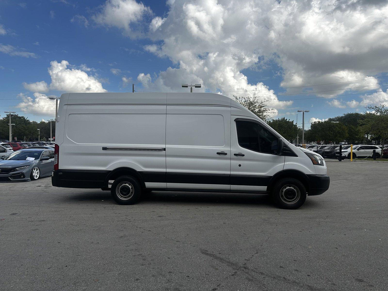 2017 Ford Transit Van Vehicle Photo in Hollywood, FL 33021