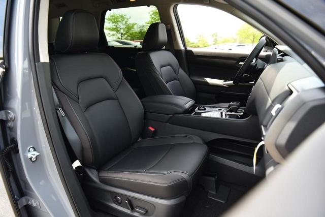 2025 Nissan Pathfinder Vehicle Photo in Ballwin, MO 63011