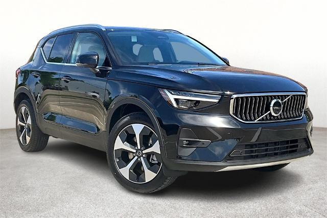 2025 Volvo XC40 Vehicle Photo in Houston, TX 77007
