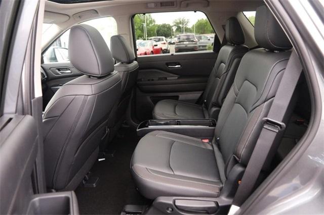 2025 Nissan Pathfinder Vehicle Photo in Hazelwood, MO 63042
