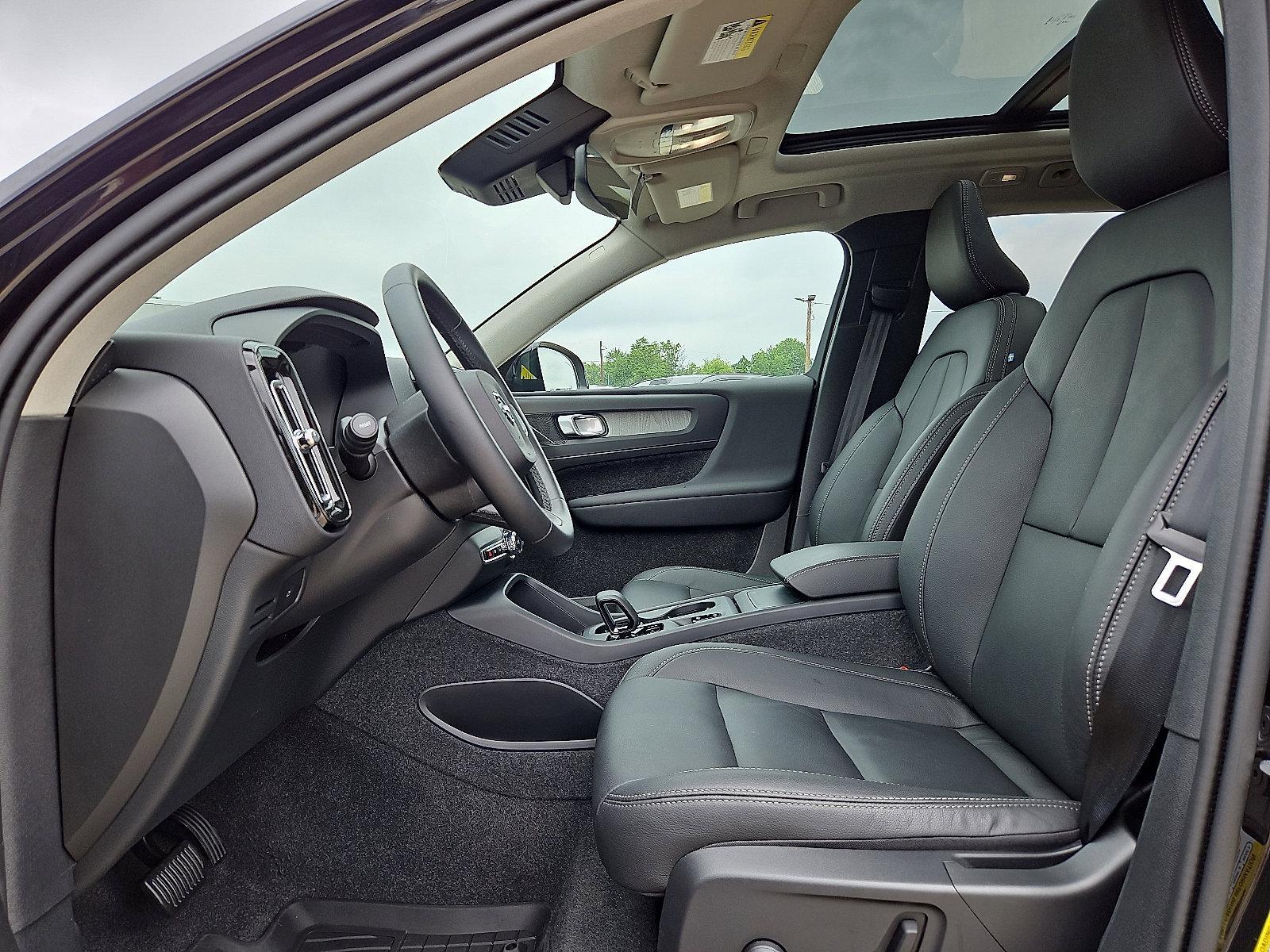 2025 Volvo XC40 Vehicle Photo in Trevose, PA 19053