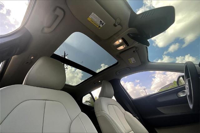 2026 Volvo XC40 Vehicle Photo in Houston, TX 77007