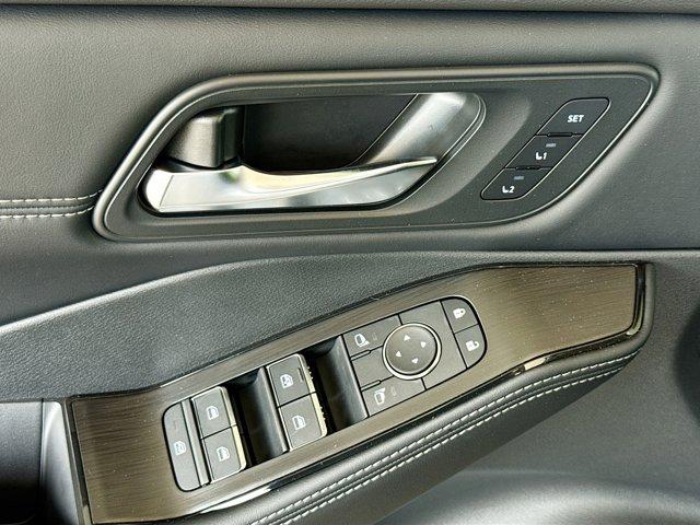 2025 Nissan Rogue Vehicle Photo in Flemington, NJ 08822