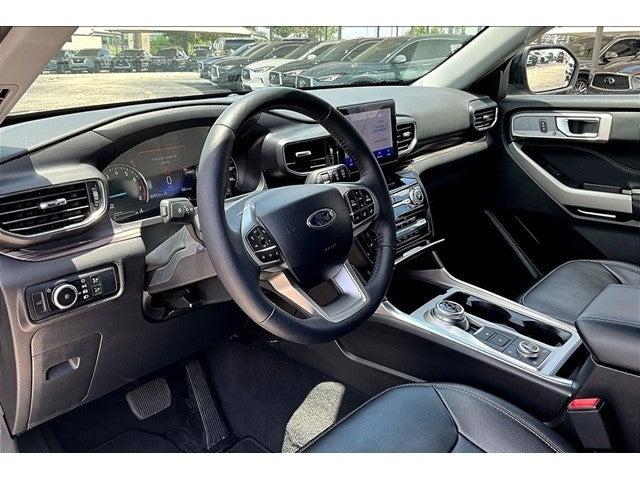 2024 Ford Explorer Vehicle Photo in San Antonio, TX 78230