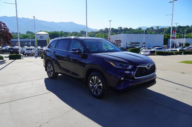 2025 Toyota Highlander Vehicle Photo in Riverdale, UT 84405