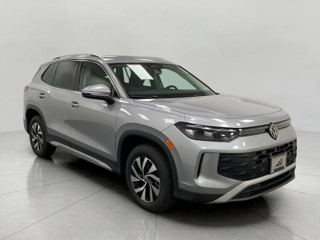 2025 Volkswagen Tiguan Vehicle Photo in Neenah, WI 54956