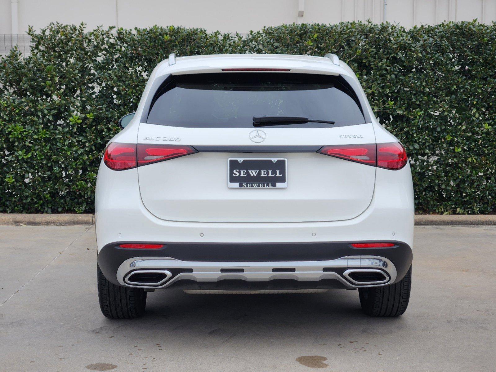 2025 Mercedes-Benz GLC Vehicle Photo in HOUSTON, TX 77079