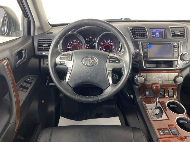 2013 Toyota Highlander Vehicle Photo in MEDINA, OH 44256-9001