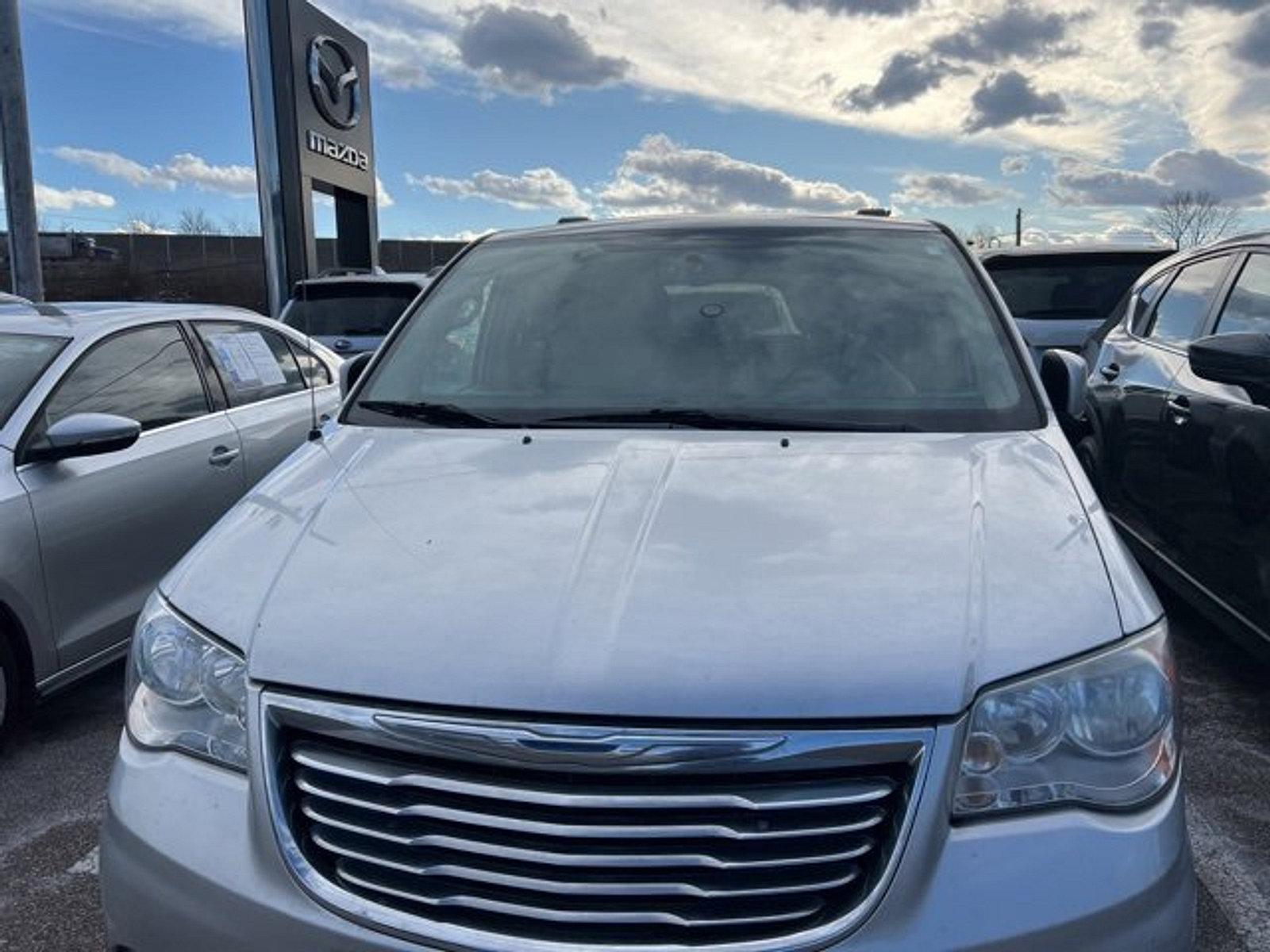 2012 Chrysler Town & Country Vehicle Photo in Trevose, PA 19053