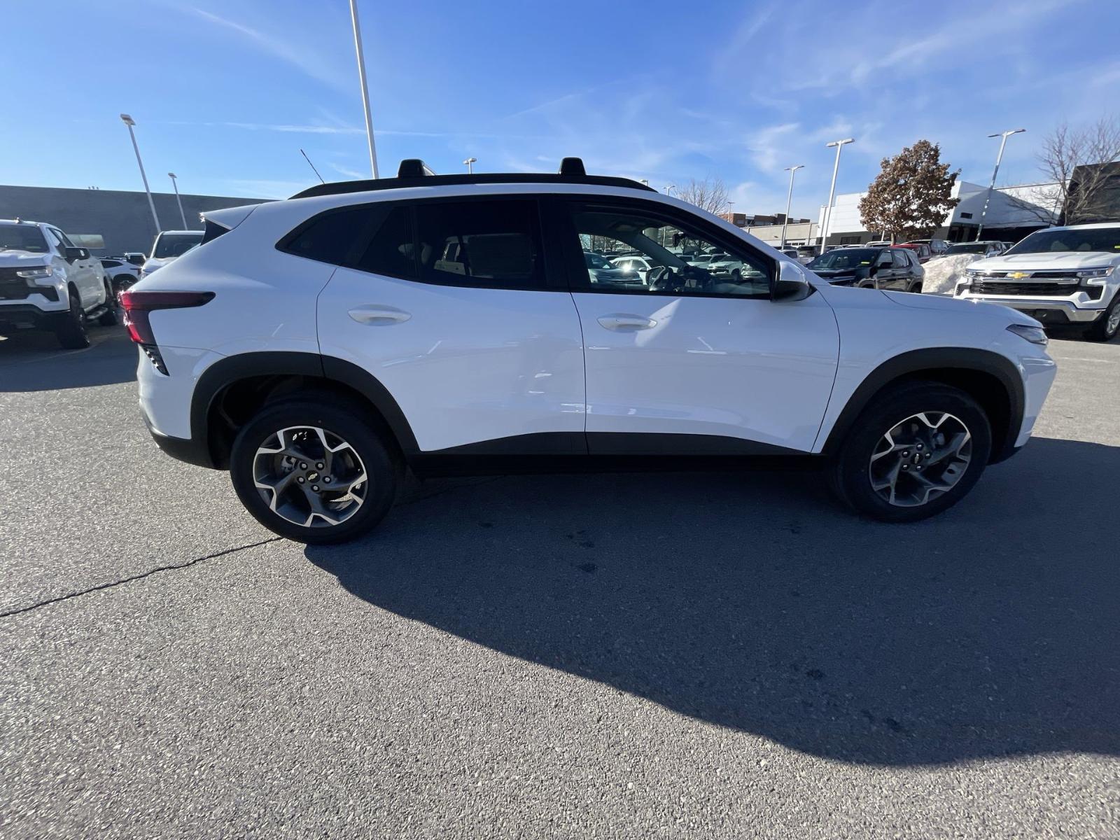 2025 Chevrolet Trax Vehicle Photo in BENTONVILLE, AR 72712-4322