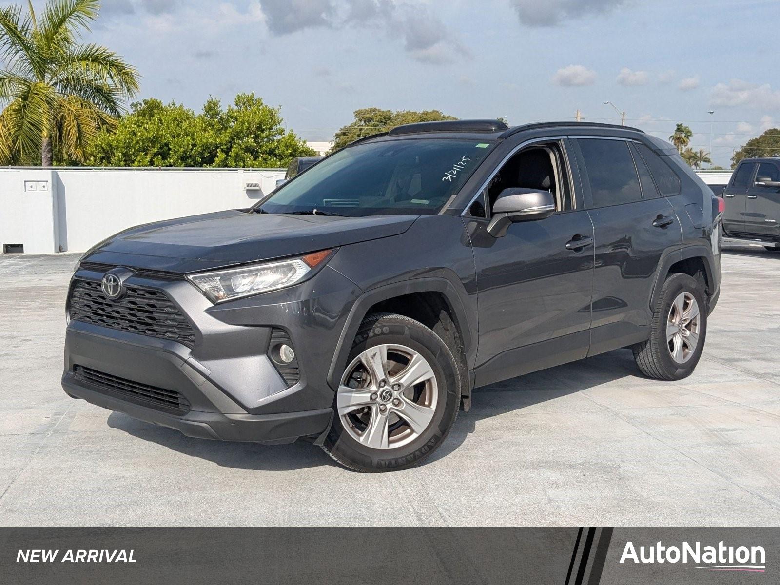 2019 Toyota RAV4 Vehicle Photo in Pembroke Pines , FL 33084