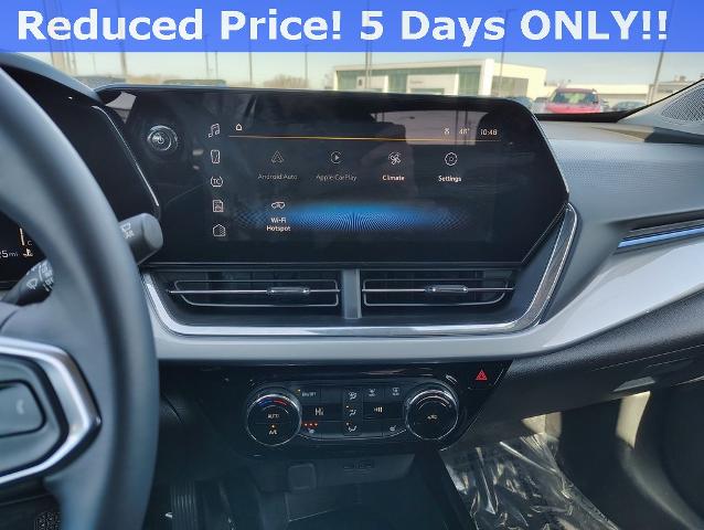 2025 Chevrolet Trax Vehicle Photo in GREEN BAY, WI 54304-5303