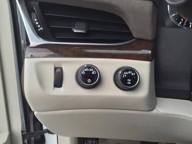 2017 Cadillac Escalade Vehicle Photo in DENTON, TX 76210-9321