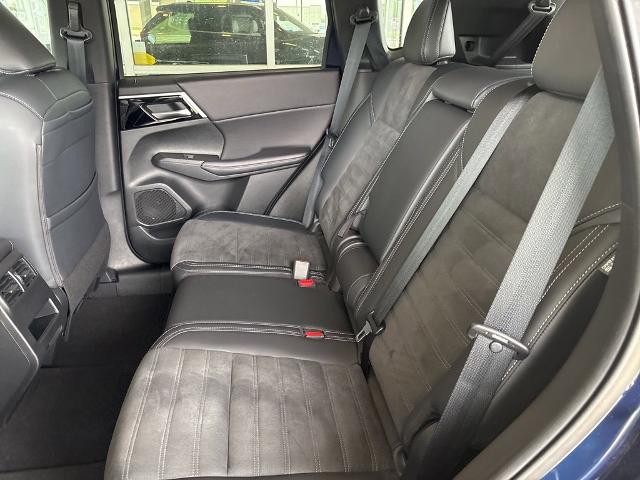 2023 Mitsubishi Outlander Vehicle Photo in MANHATTAN, KS 66502-5036