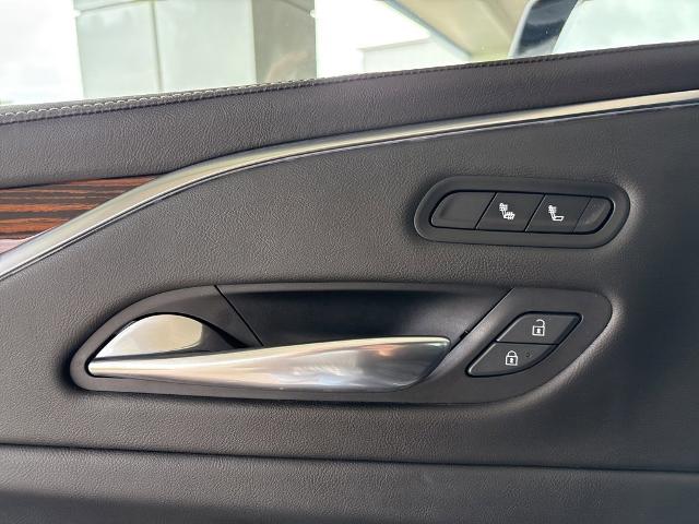 2022 Cadillac Escalade Vehicle Photo in MANHATTAN, KS 66502-5036