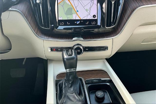 2021 Volvo XC60 Vehicle Photo in Houston, TX 77007