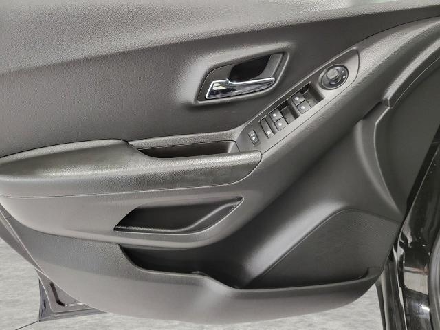 2022 Chevrolet Trax Vehicle Photo in NEENAH, WI 54956-2243