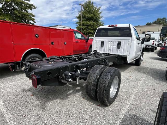 2024 Chevrolet Silverado 3500 HD Chassis Cab Vehicle Photo in ALCOA, TN 37701-3235