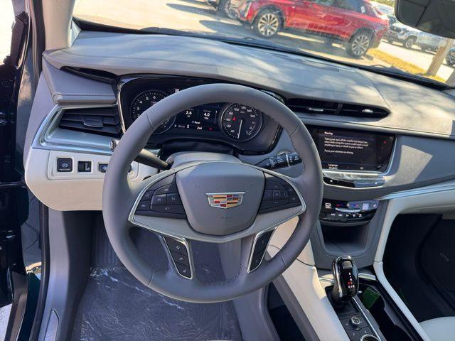 2025 Cadillac XT5 Vehicle Photo in DELRAY BEACH, FL 33483-3294