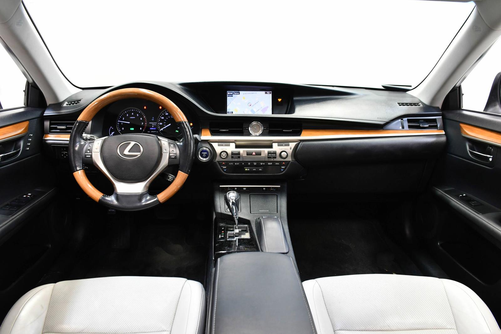 2015 Lexus ES 300h Vehicle Photo in DALLAS, TX 75235