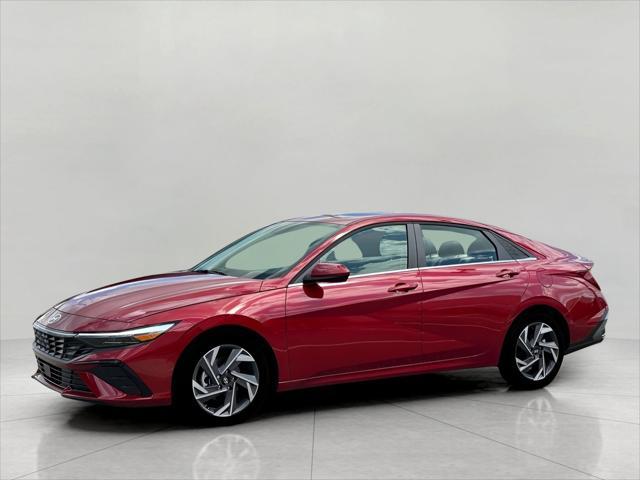 2025 Hyundai ELANTRA Vehicle Photo in Green Bay, WI 54304